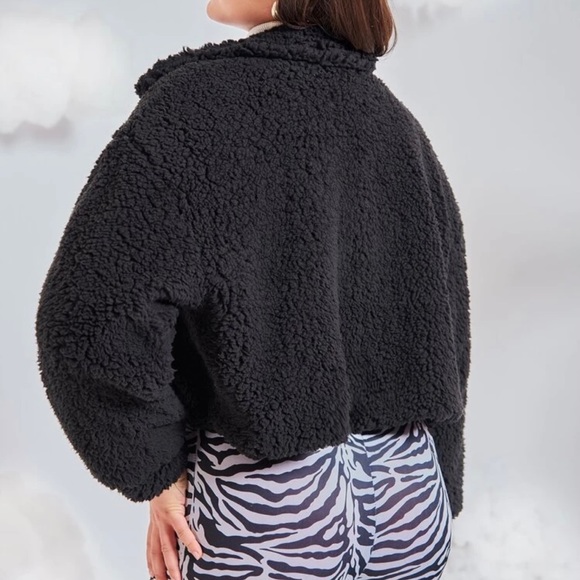 CROP JACKET 🧥 NWOT - Picture 3 of 7